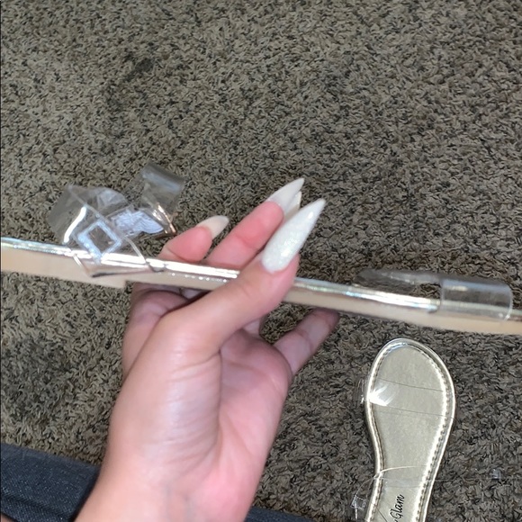 Sandals. - Picture 2 of 2